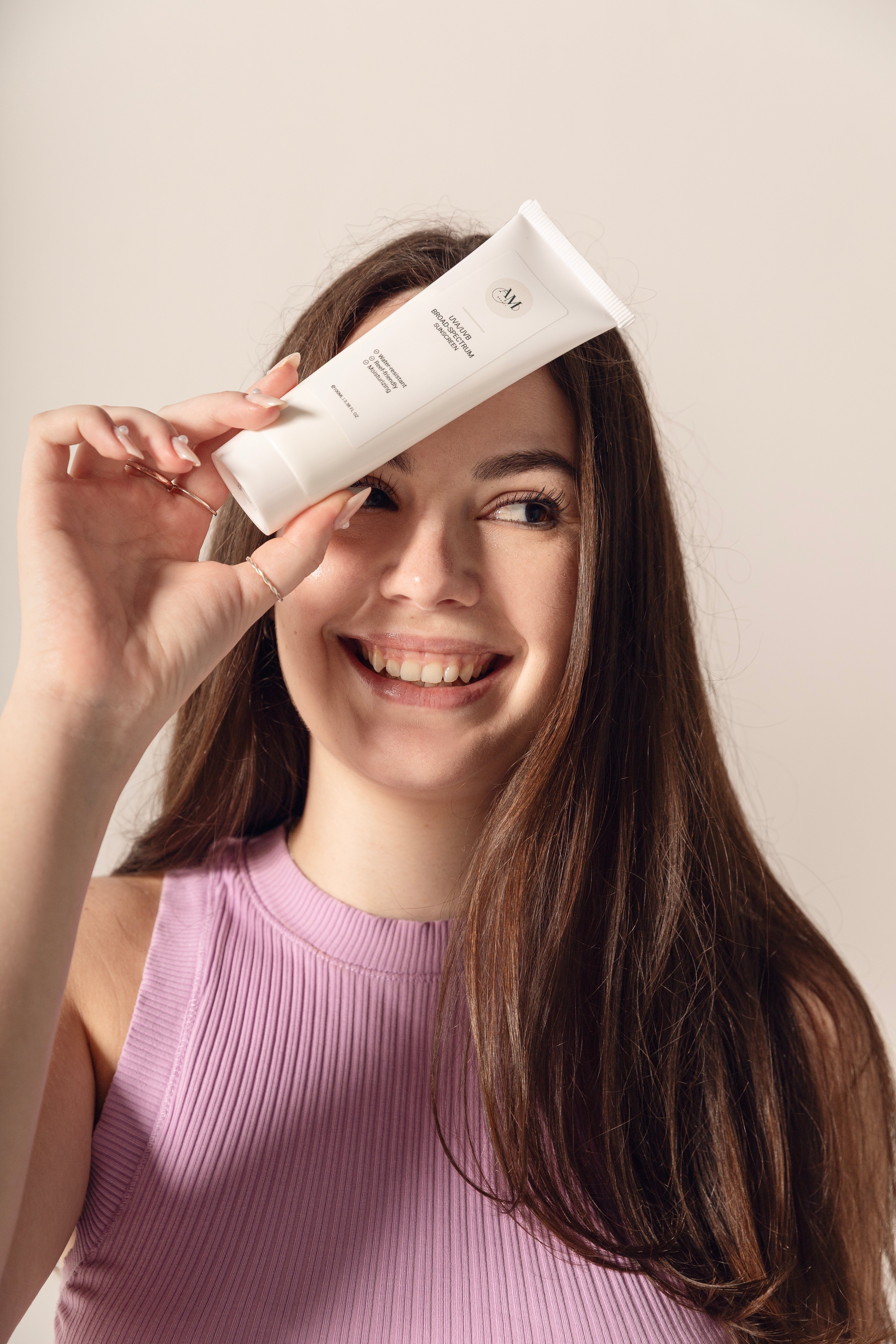 UVA/UVB Broad-Spectrum Sunscreen (100ml) – AM Beauty